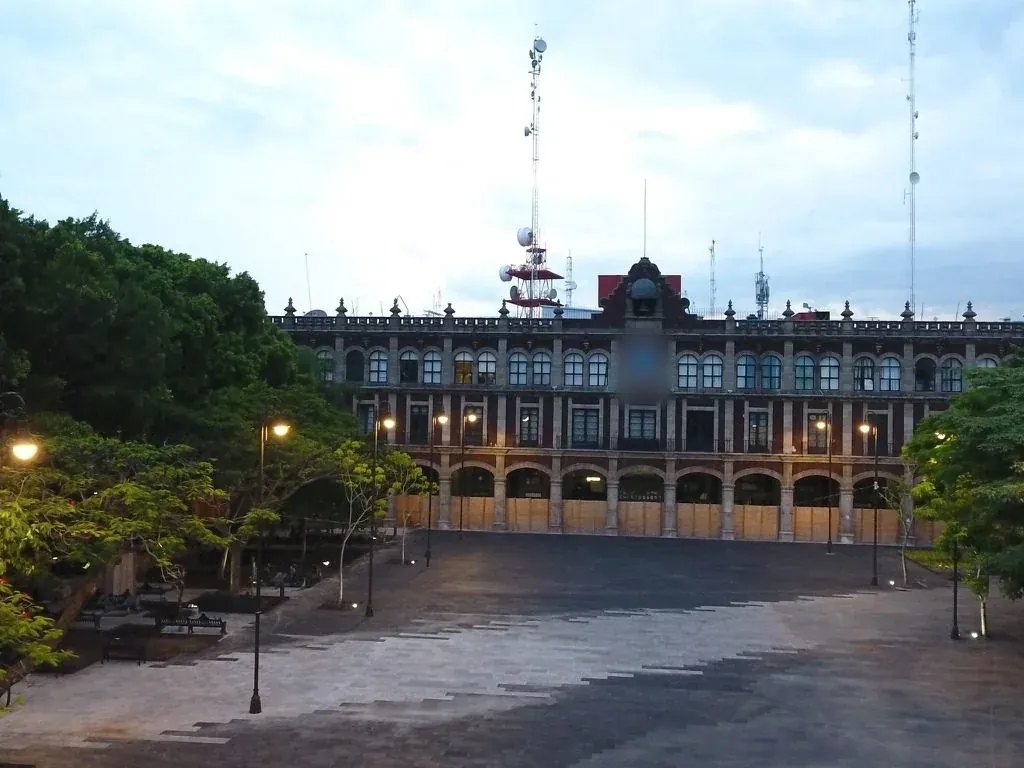 Explanada al atardecer