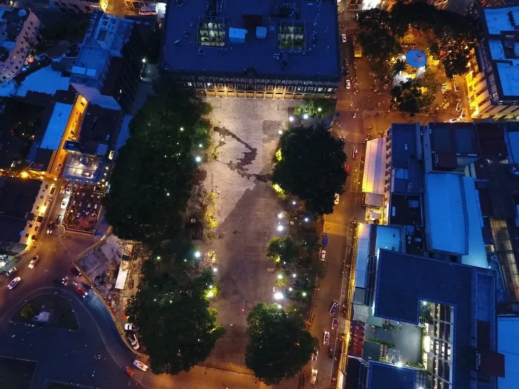 Vista aérea nocturna
